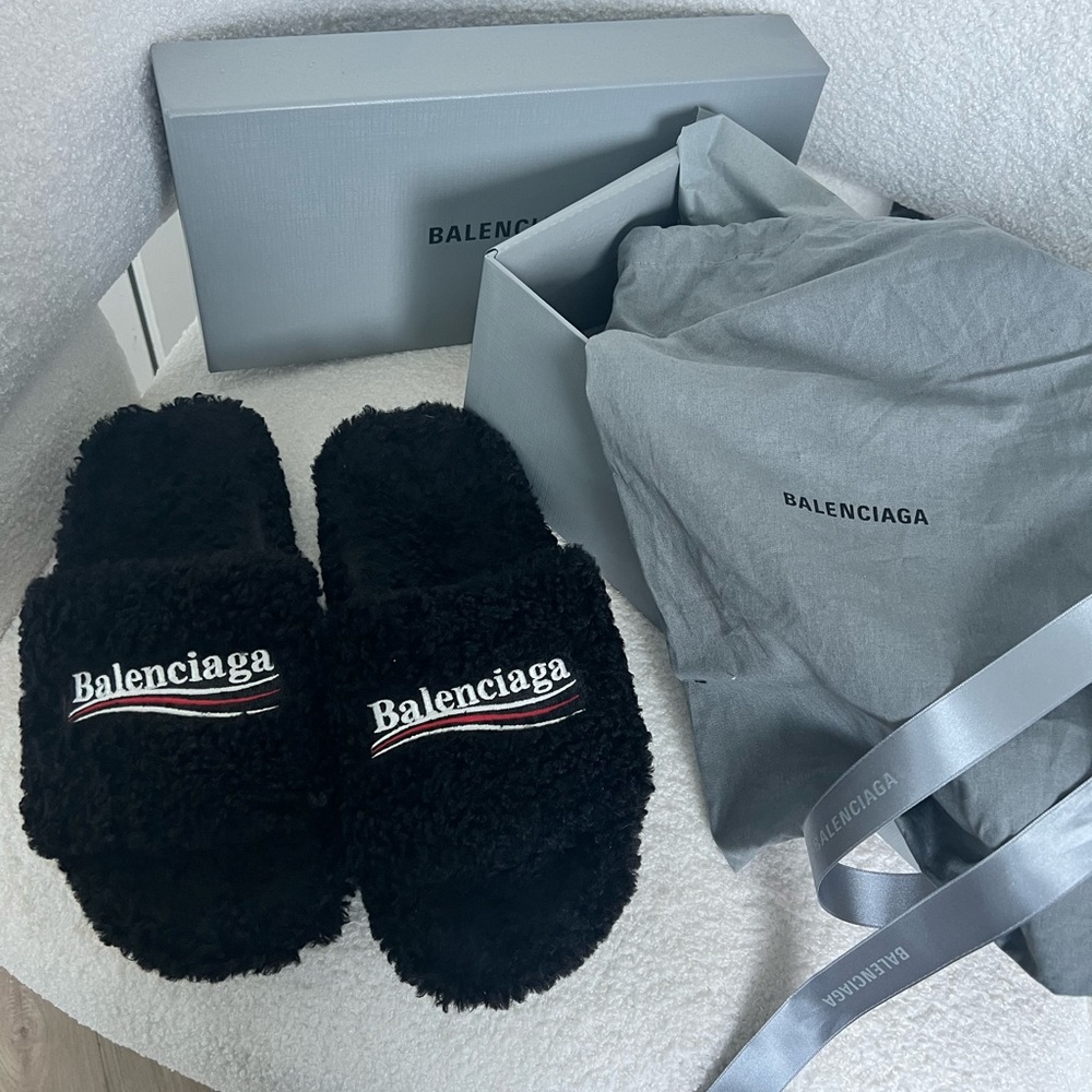 Balenciaga Black Fuzzy Logo Slide Slippers